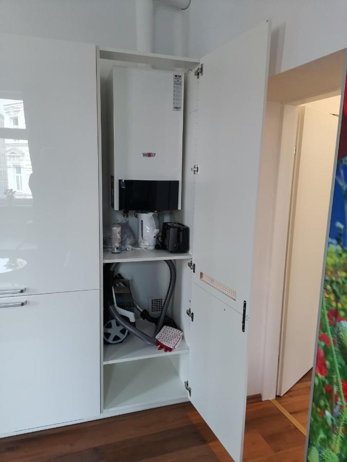 Studio & Apartments Near Reumannplatz Vienna Luaran gambar
