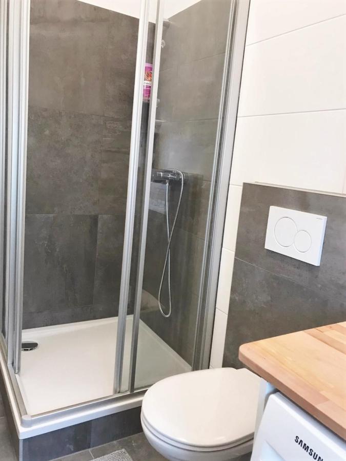 Studio & Apartments Near Reumannplatz Vienna Luaran gambar