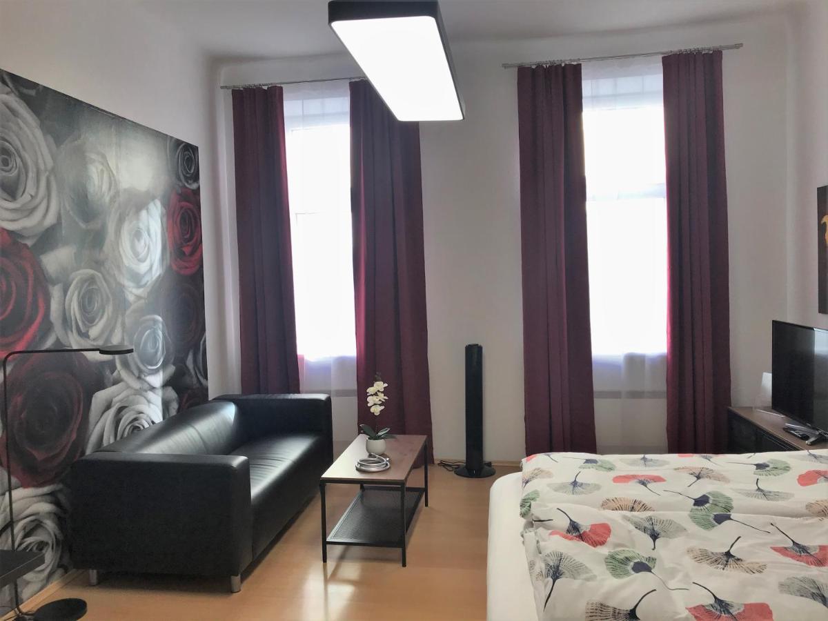 Studio & Apartments Near Reumannplatz Vienna Luaran gambar