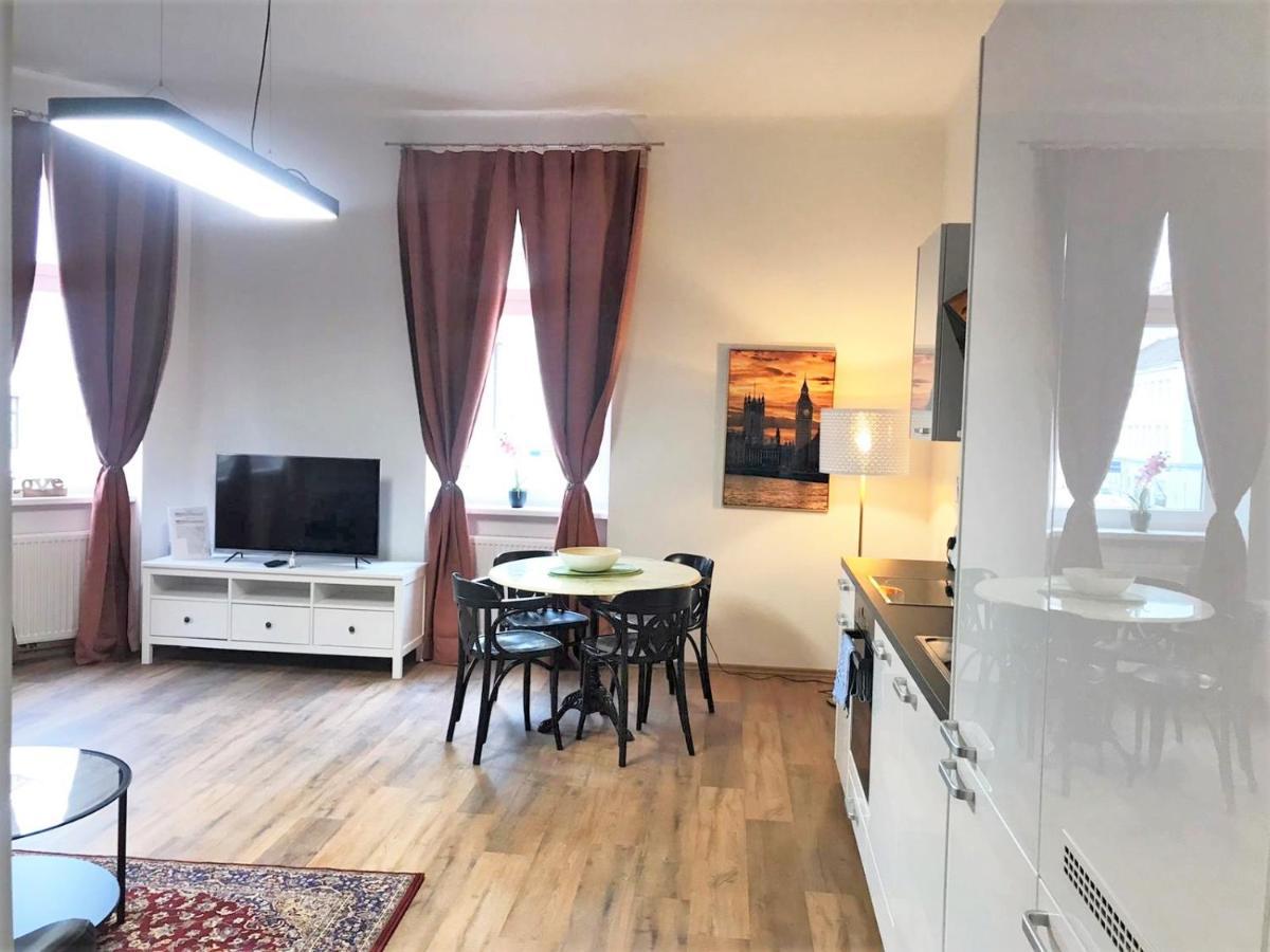 Studio & Apartments Near Reumannplatz Vienna Luaran gambar